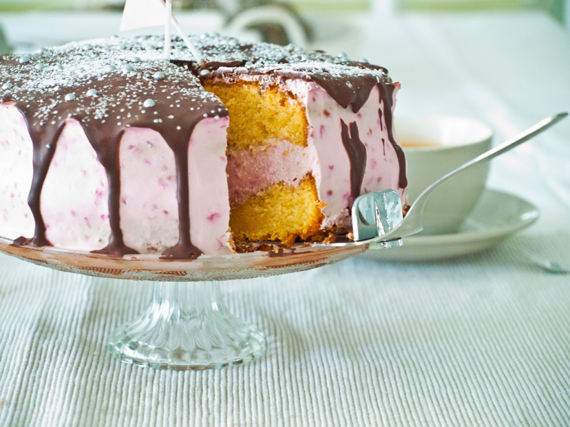 Cake on a cake stand