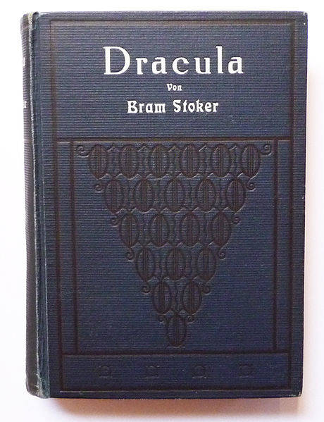 Dracula Cover Image