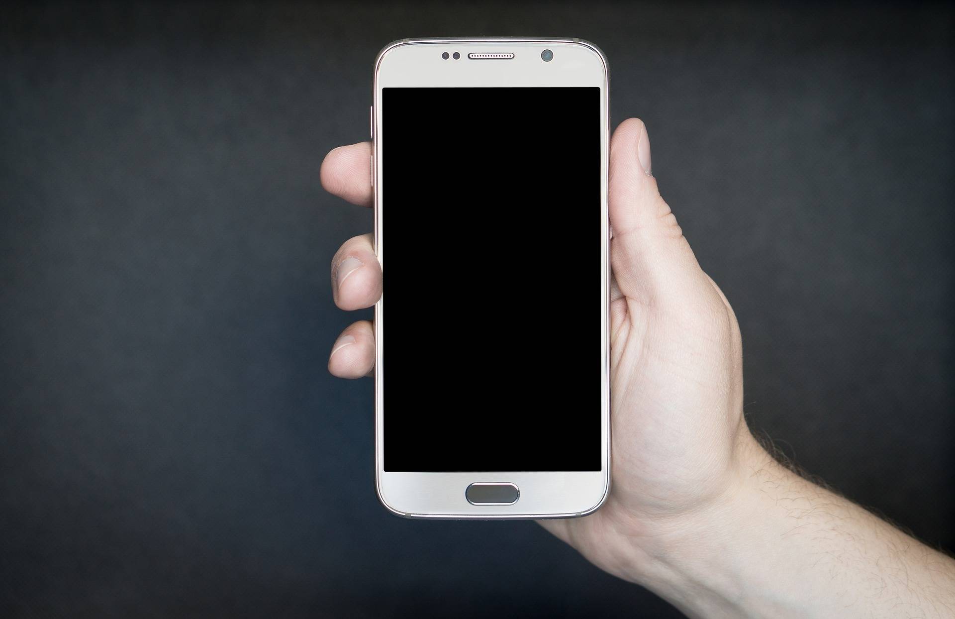 Don’t use your phone at the funeral service