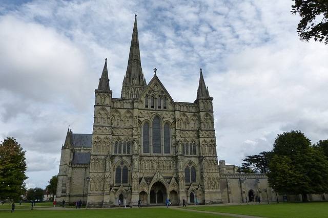 Salisbury Cathedral exterior