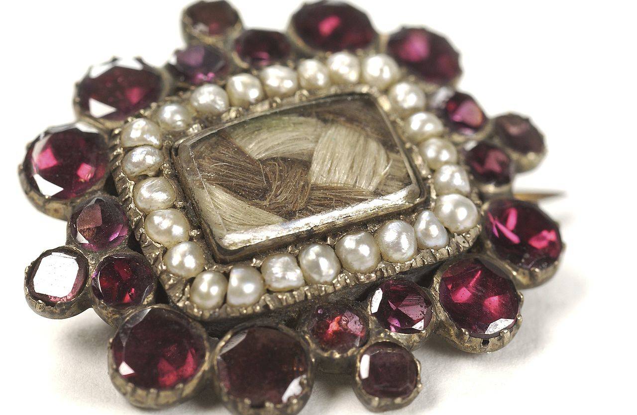 mourning brooch