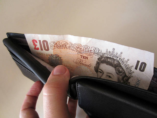 £10 note in wallet