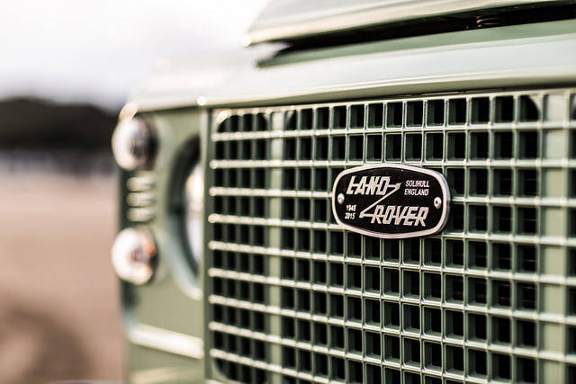 Land Rover Defender grill